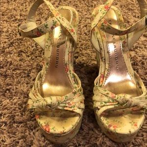 Chinese Laundry wedges